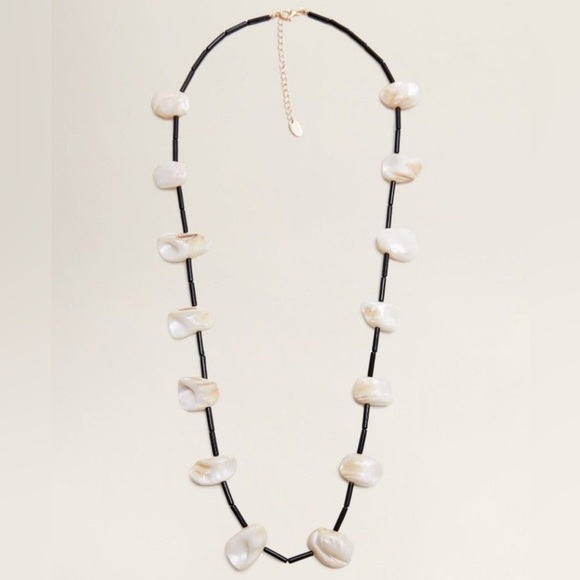 Mango Long Shell Necklace - Picture 1 of 4